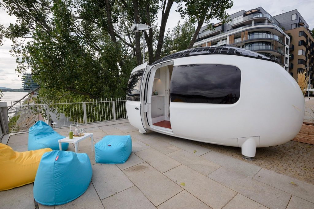 Eco friendly capsule homes the way of the future! 100 Offgrid